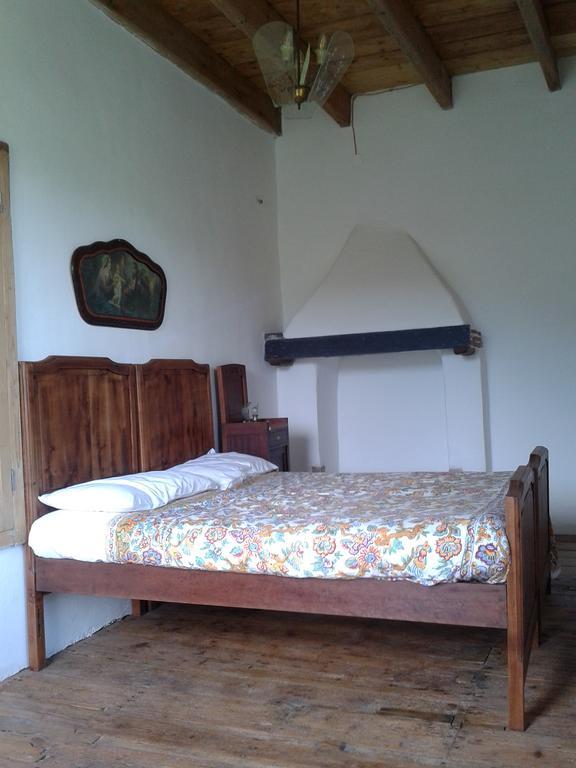Готель Rural House Rondini Camposasco Екстер'єр фото